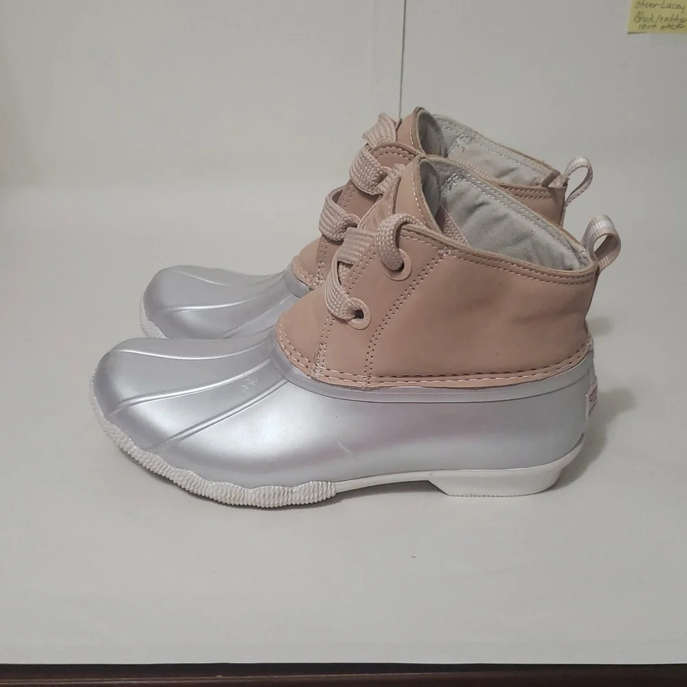 Sperry Saltwater 2-Eye Waterproof Pink and‎ Silver Duck Ankle Boots